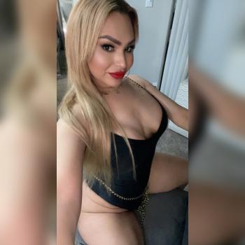 ts-julia_escort_image