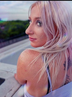 Mackenzi3Loves2Fuk_escort_image