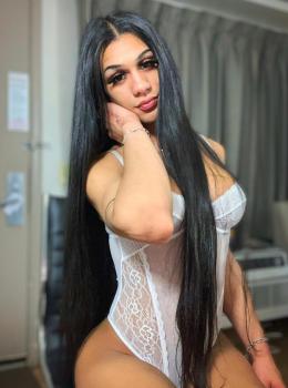 charlott_escort_image