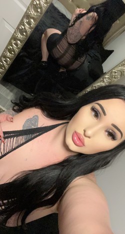 HazelBrooks_escort_image