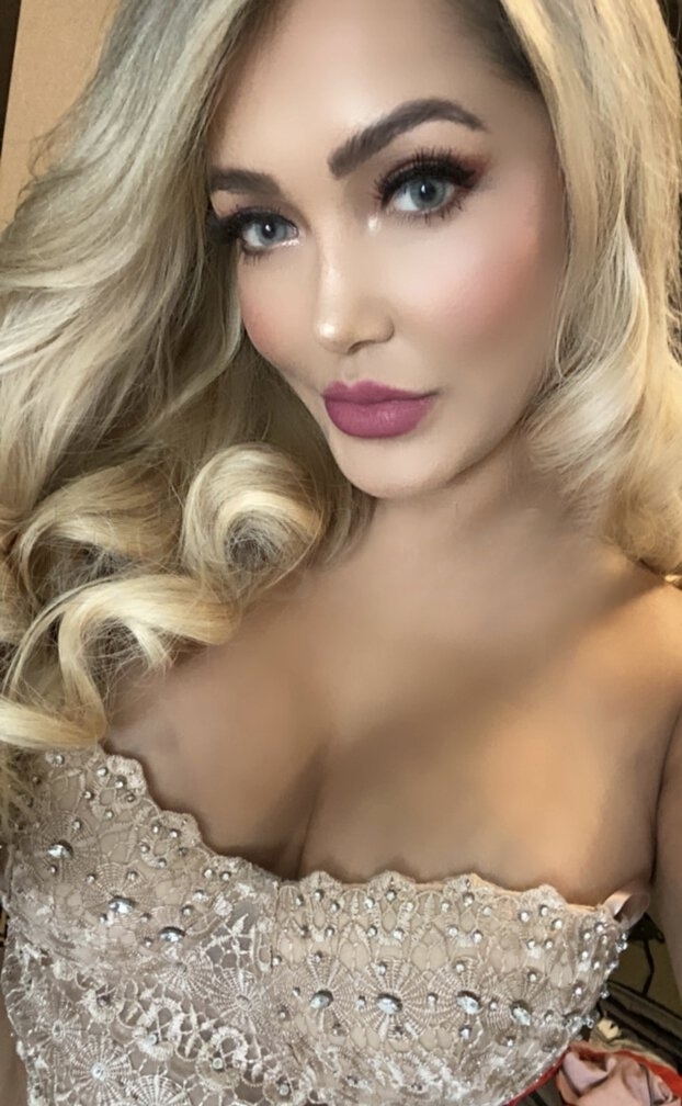 Ariana Cruz_escort_image