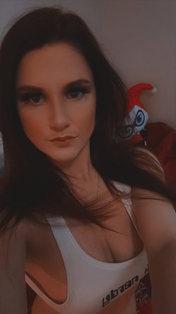 Kandykhloee_escort_image