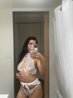 Leetaylor004_escort_image