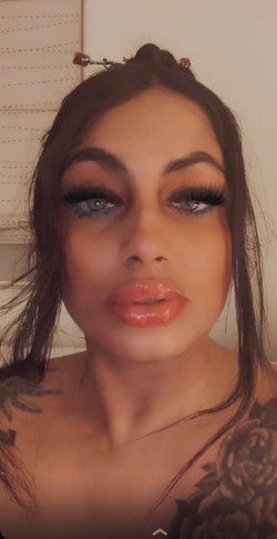 Riyalovesyou_escort_image