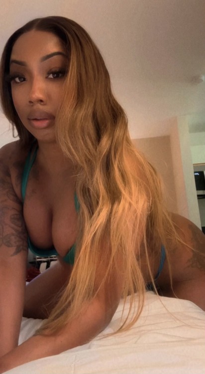 alesianoel_escort_image