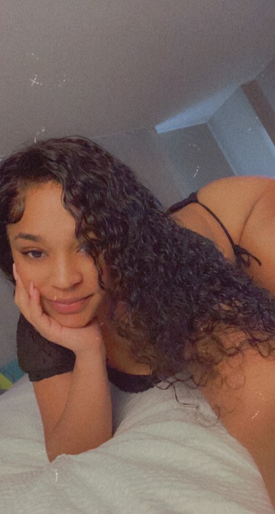 SadeeFineAss_escort_image