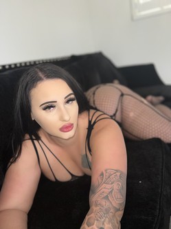 HazelBrooks_escort_image