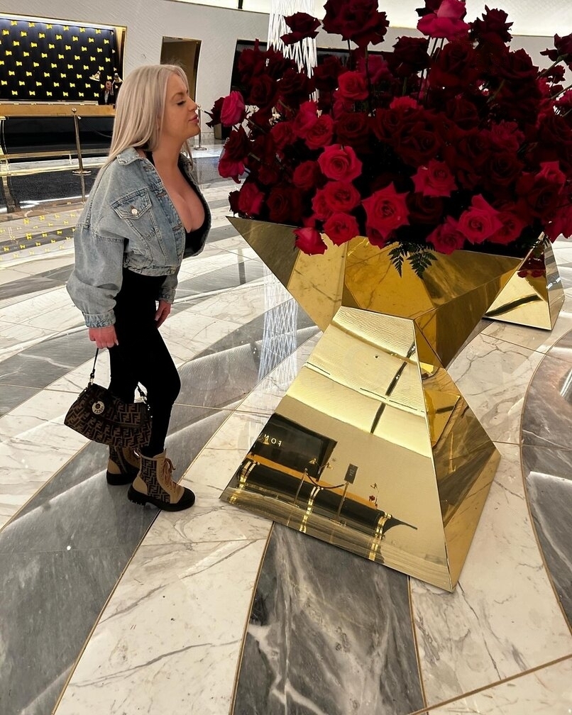 SAVANNAH_escort_image