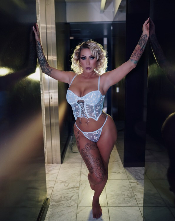 LyricBlaze_escort_image