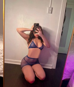 scarlettslides_escort_image