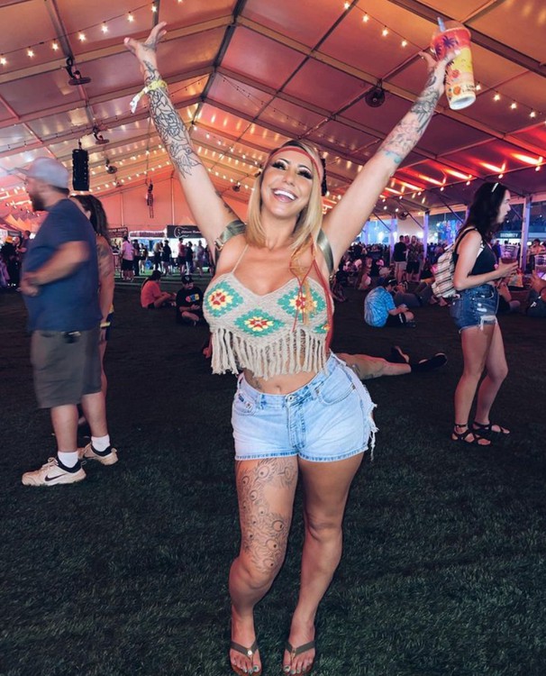 Image - 1 of KellyBarbie143