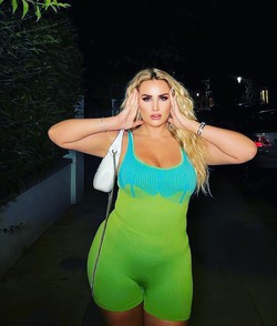 Image - 3 of AliceSexy